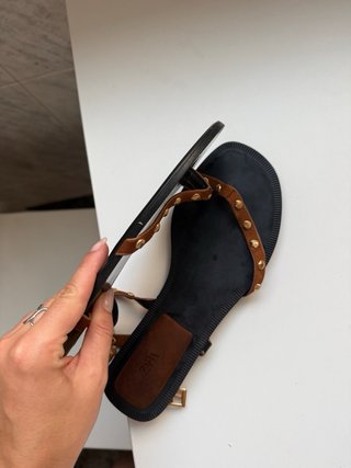 Sandalias Zara con tachuelas