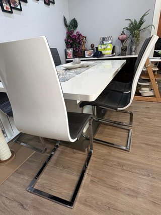 Mesa y 6 Sillas Comedor