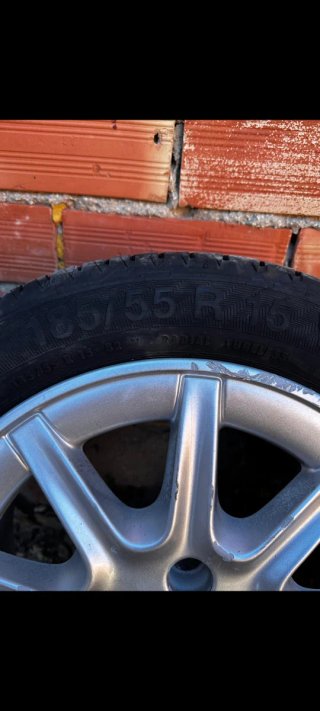 Llantas y neumáticos de coche