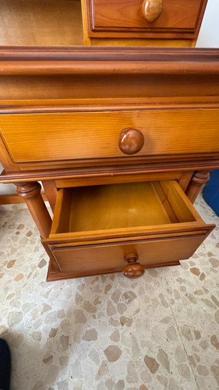 Escritorio madera maciza.