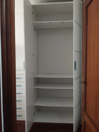 Litera juvenil con armario y cómoda