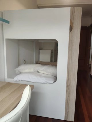 Litera juvenil con armario y cómoda