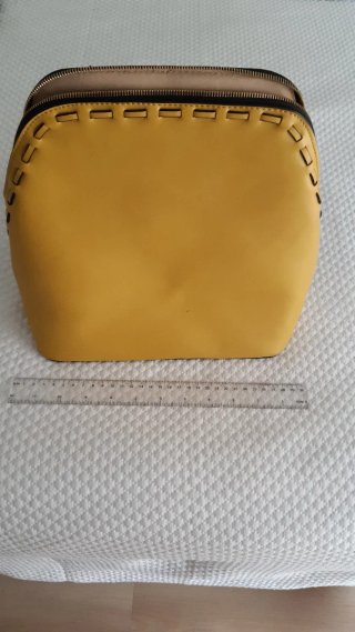 Mochila amarillo mostaza