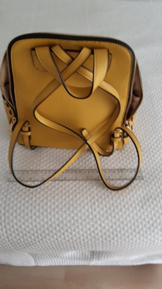 Mochila amarillo mostaza