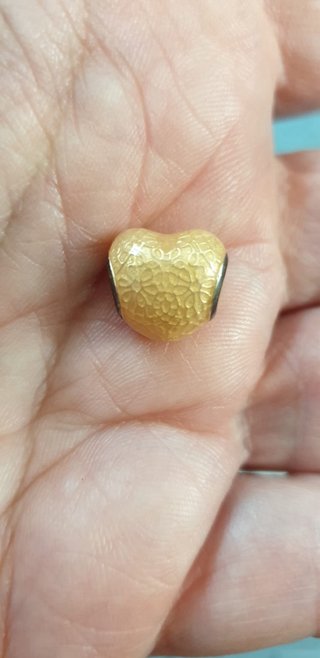 Charm Pandora Cuore Bombato con garanzia