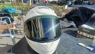 Casco de moto blanco Shoei