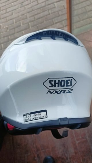 Casco de moto blanco Shoei