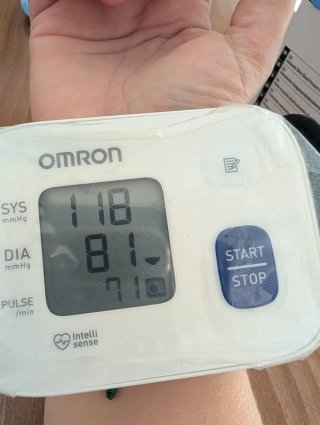 Tensiómetro Muñeca Omron RS1