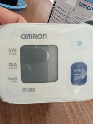 Tensiómetro Muñeca Omron RS1