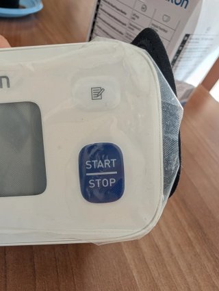 Tensiómetro Muñeca Omron RS1