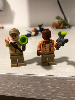 Minifiguras Lego Jurassic World 75920 y 75928