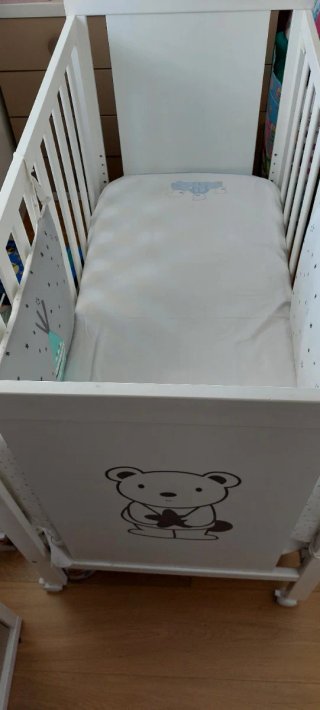 Cuna Sweet Bear con colchón, funda y ajuar