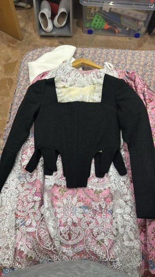 Traje de fallera SIN MANTELETAS