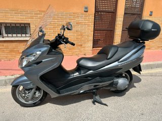 Suzuki Burgman 400