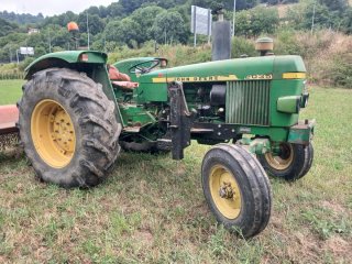 Tractor John Deere 2035 con pala