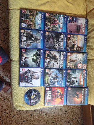 Sony PS4 500GB Negra + 14 Juegos