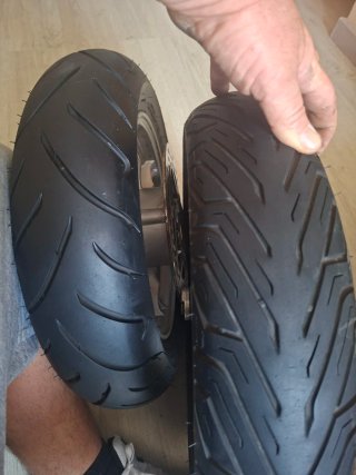 Pareja Neumáticos Suzuki Burgman 125/200