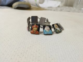 Pulsera Antigua Toshikane Figuras Orientales