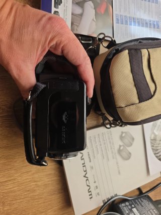 VIDEOCAMARA SONY HDR-XR155, con funda de regalo.
