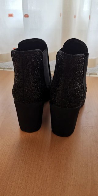 Botines negros purpurina CORINA