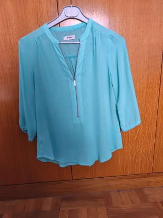 Camisa con cremallera color turquesa y pantalón L