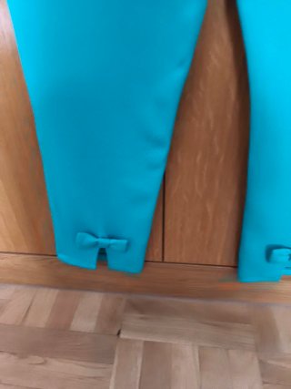 Camisa con cremallera color turquesa y pantalón L