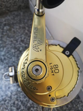 Carrete Pesca Duel 80 bobina ancha Dorado