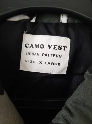 Chaleco acolchado camuflaje talla L