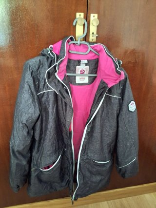 Abrigo impermeable Wed'ze gris y rosa
