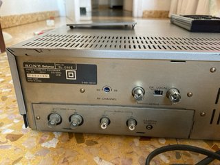 Betamax Sony SL-C30E PAL con 23 cintas y mando