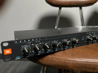 Crossover JBL M 553