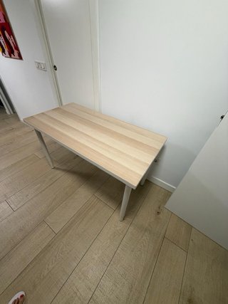 Escritorio de madera para estudio