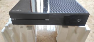 Xbox One + 2 controller + 15 giochi + Kinect
