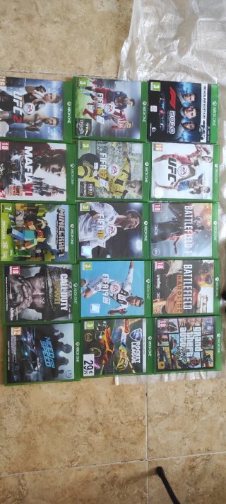 Xbox One + 2 controller + 15 giochi + Kinect