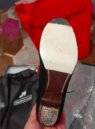 Tacones Roberto Garrudo Negros Florales
