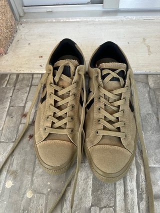Zapatillas Converse Beige y Negro