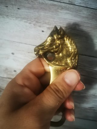 Abrebotellas Metal Forma Caballo Dorado