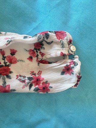 Blusa tirantes hombros descubiertos floral