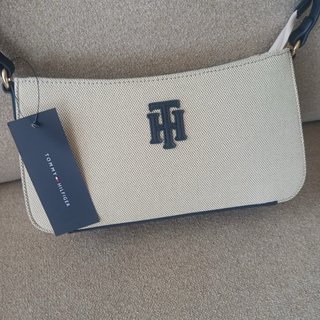 Bolso Tommy Hilfiger Beige y Azul Marino
