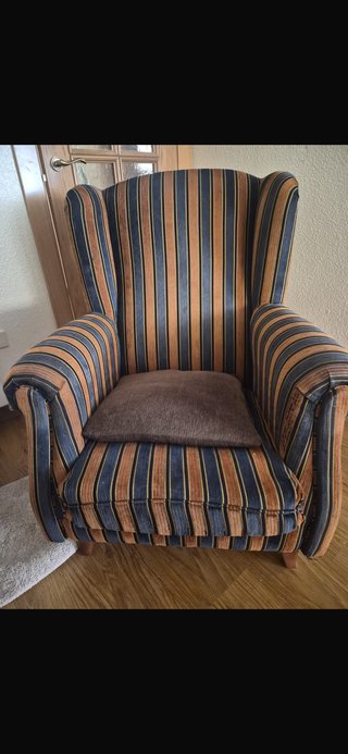 Lámparas de techo y sillón