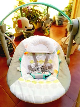Hamaca_columpio bebé infantil con juguetes