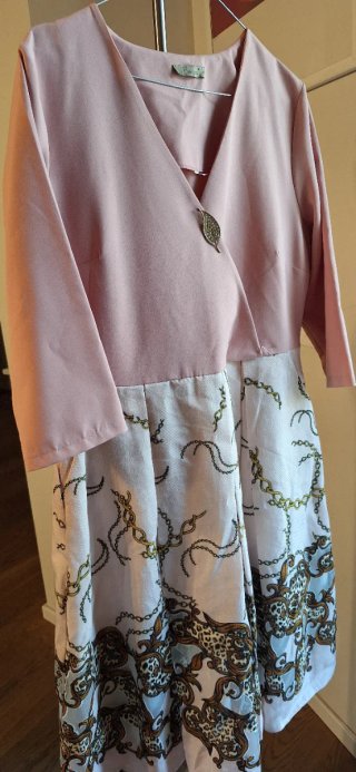 Abito donna rosa con stampa catene
