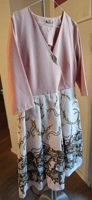 Abito donna rosa con stampa catene