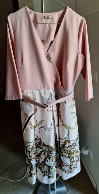 Abito donna rosa con stampa catene