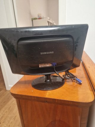 Monitor Samsung 19 SyncMaster 933SN + Cables