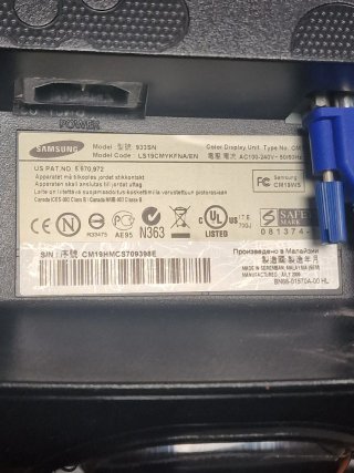 Monitor Samsung 19 SyncMaster 933SN + Cables