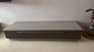 Mueble TV moderno beige y gris