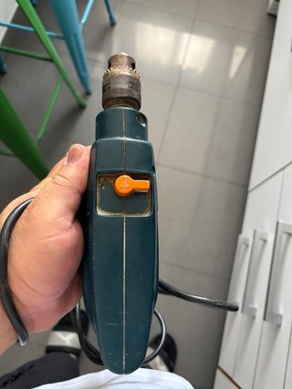 Taladro percutor AEG SBE 420 RL estropeado