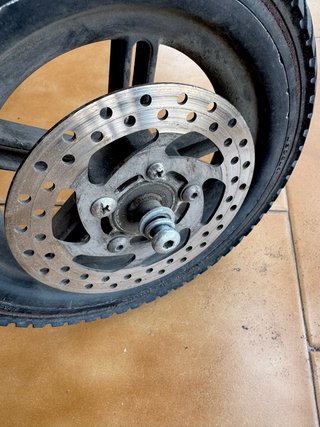Rueda trasera patinete Xiaomi con disco