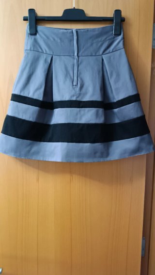 Lote 4 Faldas cortas Talla S a 2€ todas Salen 0'50